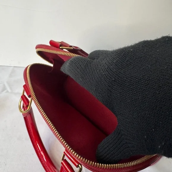 LOUIS VUITTON RED VERNIS ALMA BB - Picture 9 of 10